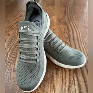 Women's TechLoom Breeze